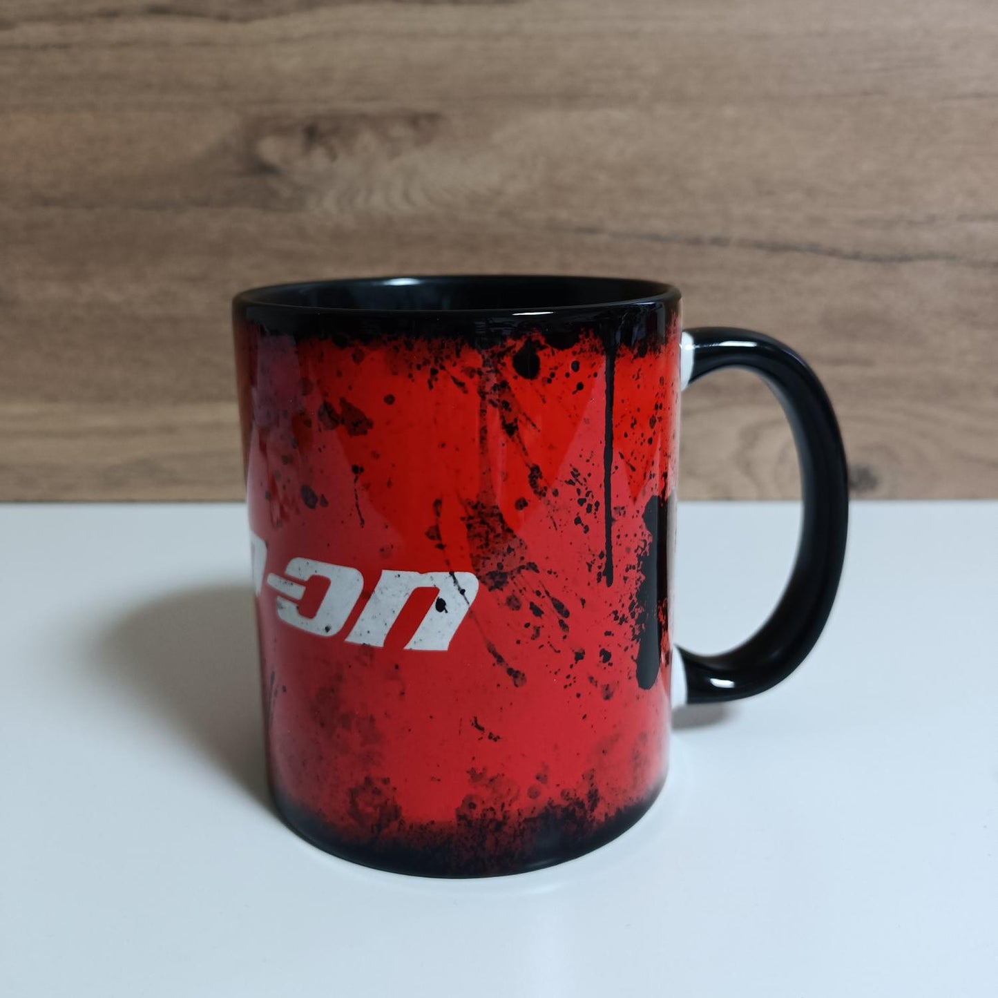 Snap-On -Inspired Grunge Style Ceramic Mug – Black Interior – 11oz Coffee Cup Gift